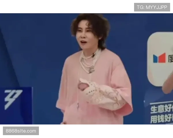 王濛去菜市场拎塑料袋，路人都怀疑那袋子里藏着我一个月工资